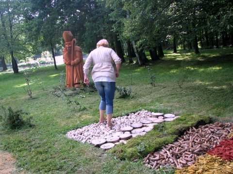 Pierwsza próba ścieżki zmysłów. Autor zdjęcia: Marek Przybysz.