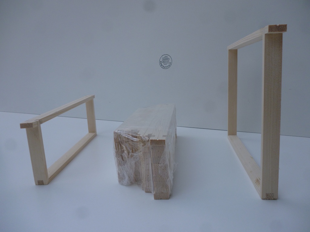 Ramka wielkopolska - gniazdo i półnadstawka. Źródło zdjęcia: Bartnicy.pl