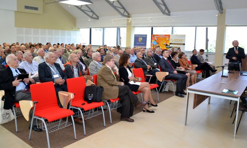 Uczestnicy konferencji pszczelarskiej. I Forum Pszczelarskie w Stalowej Woli