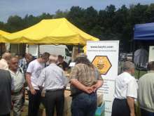 Podczas XV Spotkania Pszczelarzy na Trutowisku w Murckach swój asortyment prezentował także producent nowoczesnego sprzętu pszczelarskiego firma bzyki.com