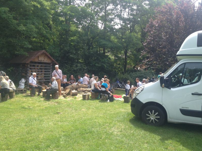 Na XV Spotkaniu Pszczelarzy na Trutowisku w Murckach znalazły się także miejsca, gdzie w ciszy i spokoju można było odpocząć i skonsumować posiłek.