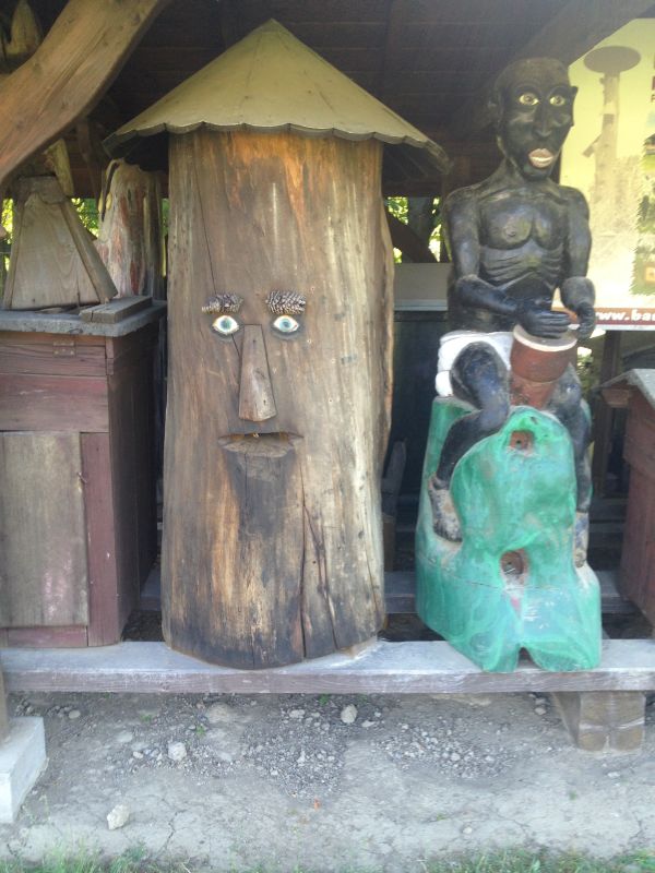 Ul z twarzą oraz Afrykańczyk - ule figuralne.