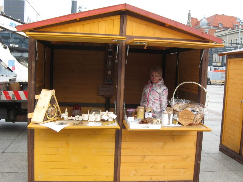 Stoisko pszczelarskie podczas II Festiwalu Miodu w Katowicach. Autor zdjęcia: Kazimierz Wiśniowski