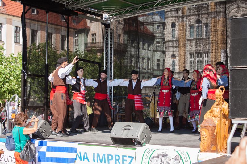 Występ artystyczny na głównej scenie VII Święta Miodu w Pszczynie. Autor zdjęcia: Kazimierz Wiśniowski