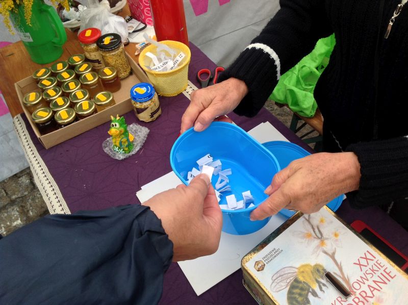 Namiot Zrzeszenie Pszczelarzy Krakowskich - losy. XXII Krakowskie Miodobranie