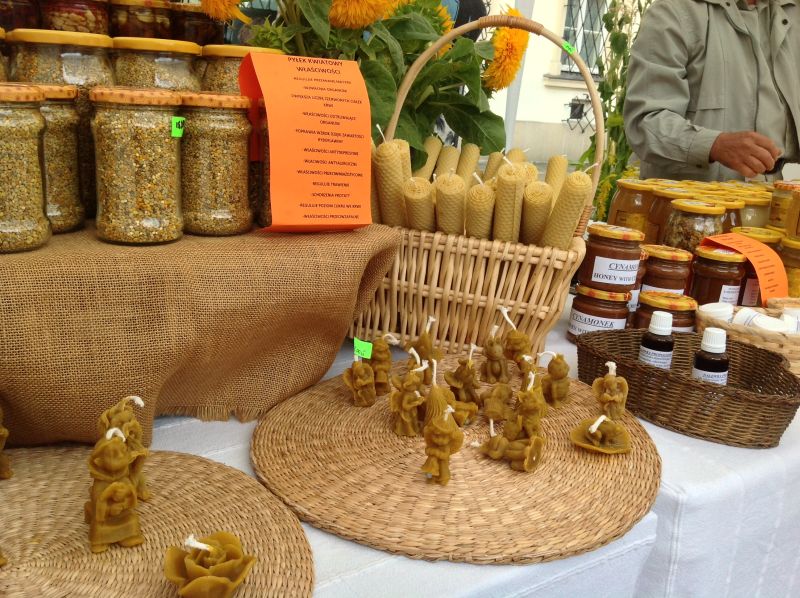 Pasieka Rezerwat Leśny Kozie Kąty - świece z wosku pszczelego i pyłek kwiatowy. XXII Krakowskie Miodobranie