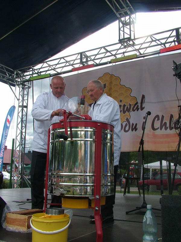 I Festiwal Miodu i Chleba w Kamieńczyku (12.08.2012 r.).