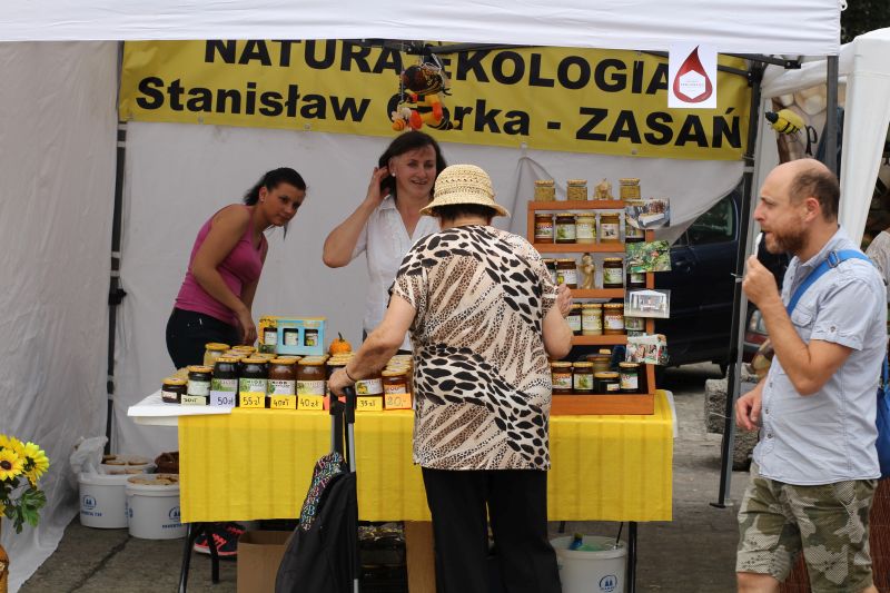 Stoisko pszczelarskie Pasieki Stanisława Górki podczas XXIII Krakowskiego Miodobrania. Autor zdjęcia: Paweł Balana