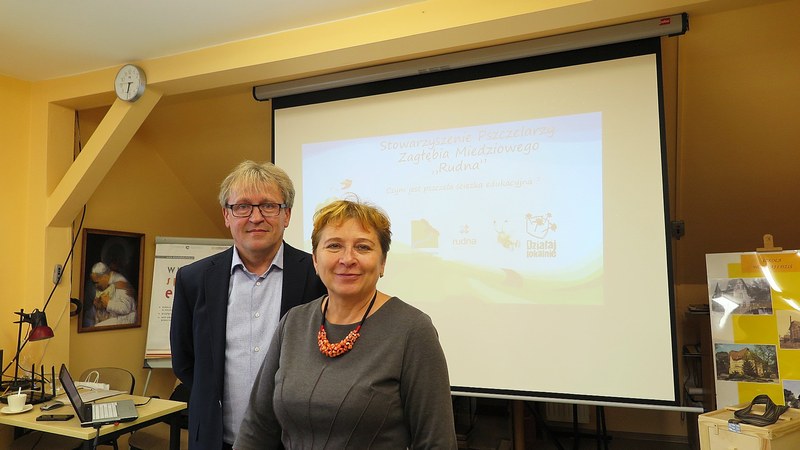 Uroczystość otwarcia pszczelej ścieżki edukacyjnej w Zespole Szkół Centrum Kształcenia Rolniczego w Rudnej. Autor zdjęcia: Zbigniew Smoła