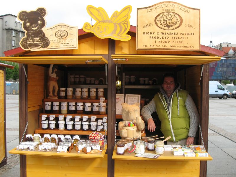 Stoisko Rodzinnej Pasieki Pszczelej na II Festiwalu Miodu w Katowicach. Autor zdjęcia: Kazimierz Wiśniowski
