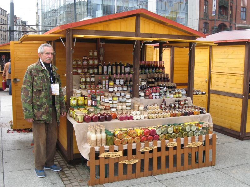Wystawca podczas II Festiwalu Miodu w Katowicach. Autor zdjęcia: Kazimierz Wiśniowski