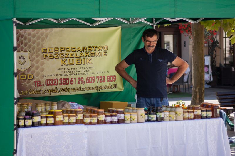 Namiot Gospodarstwa Pszczelarskiego Kubik podczas VII Święta Miodu w Pszczynie. Autor zdjęcia: Kazimierz Wiśniowski