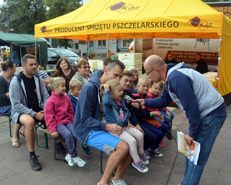 Najmłodsi uczestnicy I Konferencji Pszczelarskiej w Brzesku (02.09.2017 r.). Autor zdjęcia: Marek Kotfis