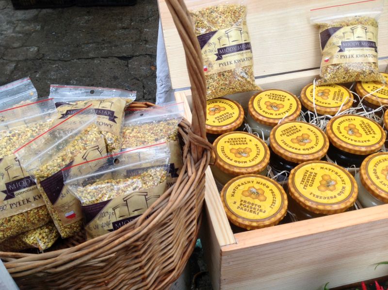 Gospodarstwo Pasieczne Miody Misiak - pyłek kwiatowy i różne rodzaje miodu. XXII Krakowskie Miodobranie