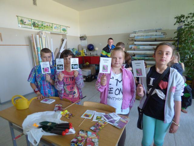 Wszystko gotowe do sadzenia roślin miododajnych. Źródło zdjęcia: materiały przez p. Agnieszkę Gałwa.