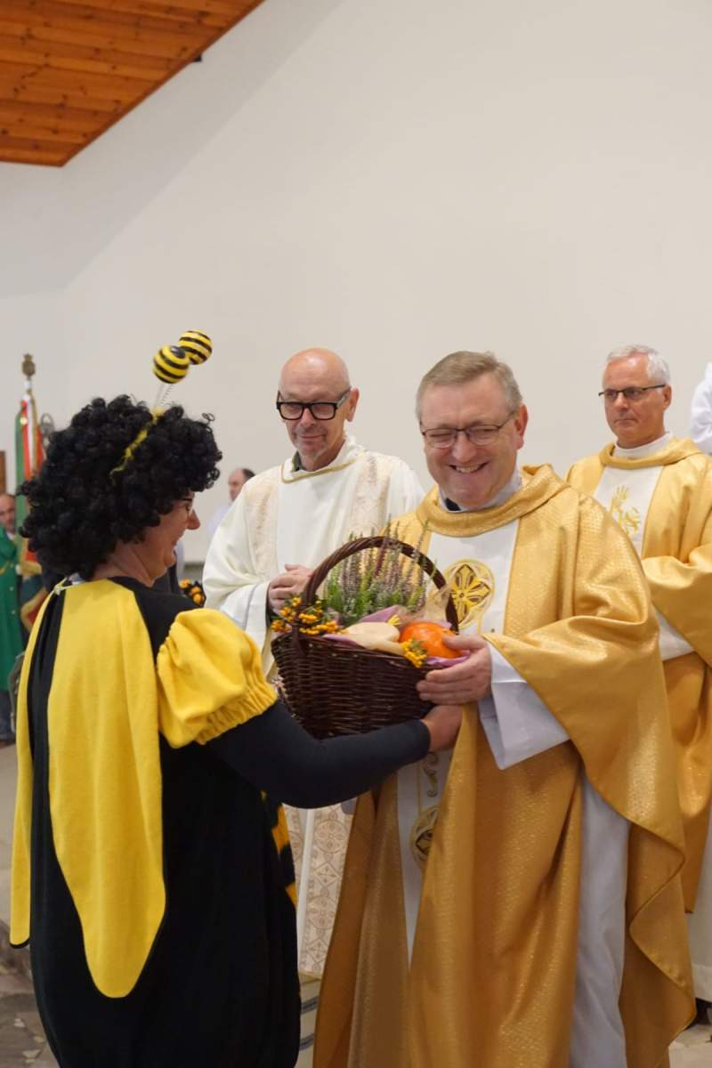 Relacja z wydarzenia pt. XXII Wojewódzki Dzień Pszczelarza i XIV Wojewódzkie Święto Pszczoły, które odbyły się 14. września 2025 r. w Łodzi. Wydarzenie zostało zorganizowane przez Wojewódzki Związek Pszczelarzy w Łodzi.