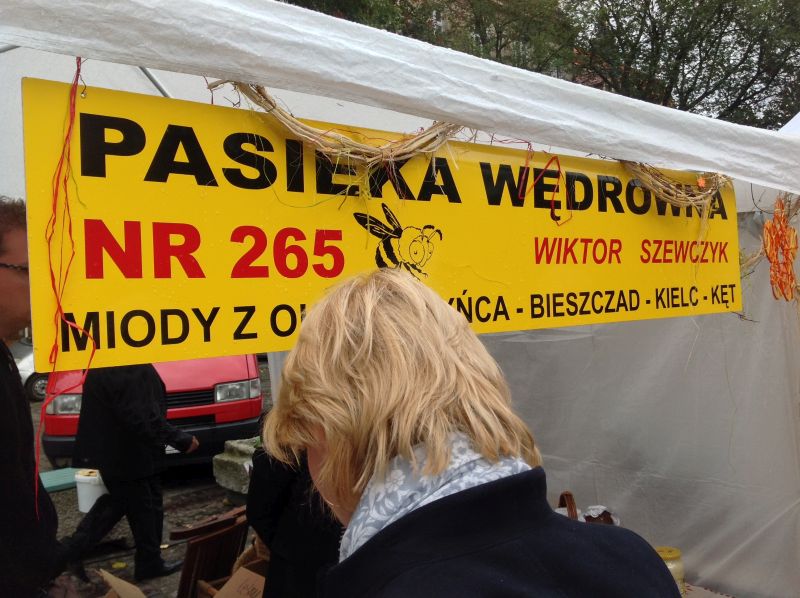Namiot Pasieka Wędrowna Wiktor Szewczyk. XXII Krakowskie Miodobranie