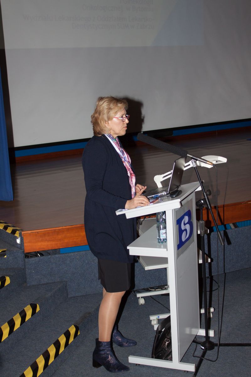 Prof. dr hab. n. med. Anita Olejek, Kierownik Katedry i Oddziału Klinicznego Ginekologii, Położnictwa i Ginekologii Onkologicznej w Bytomiu Śląskiego Uniwersytetu Medycznego w Katowicach. IV Krajowa Konferencja Naukowa w Katowicach. Autorka zdjęć: Jadwiga Wiśniowska