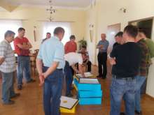 Pszczelarze z RKP BARĆ w trakcie szkolenia w Bielińcu 2017.