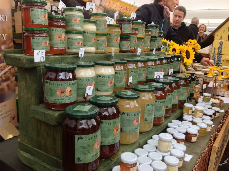 Pasieka Szeligów - różne rodzaje miodów. XXII Krakowskie Miodobranie