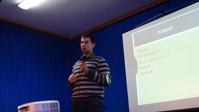 Prelegent Paweł Szafran podczas I Konferencji Pszczelarskiej Klubu Dyskusyjnego Między Łodzią a Warszawą. Autor zdjęcia: Michał Piątek