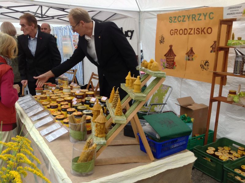 Namiot Pasieka Szczyrzyc Grodzisko. XXII Krakowskie Miodobranie