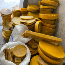 Sprzedam wosk jasny zółty wysokiej jakości 